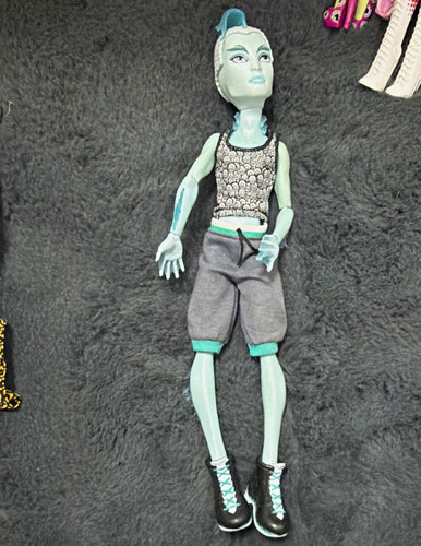 Monster high gil - high,